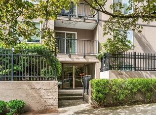 701 17th Ave NE #303, Seattle, WA 98122