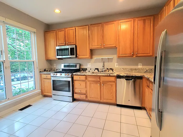 6030 Lincolnia Rd — Photo 4