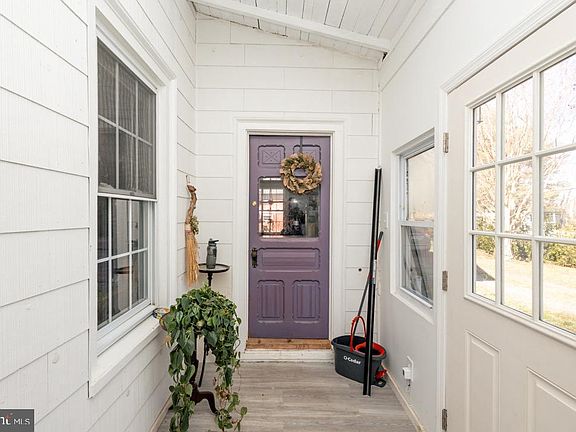 4th image of 30 Rockville Rd