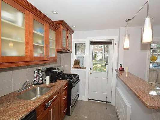 Sold by Prime Realty | media 33