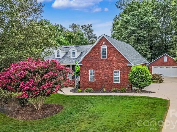 204 Seven Springs Loop, Statesville, NC 28625