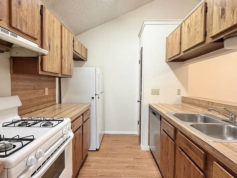 4506 Brown Bark Pl #A — Photo 5