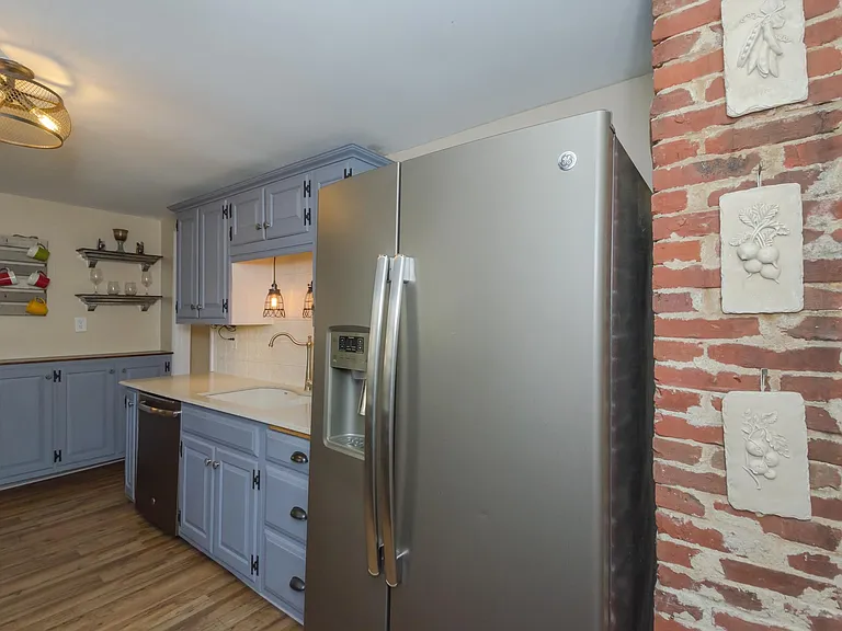 410 Main St — Photo 9
