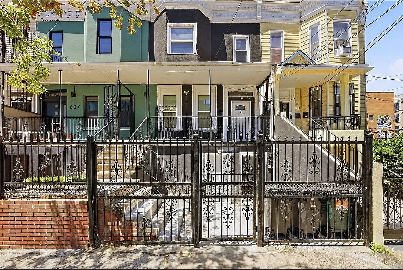 3 bed, 1000 sqft, $3,000 — Photo 1
