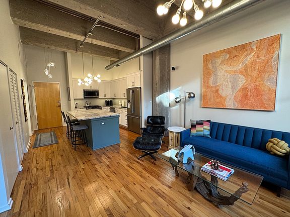 4th image of 1735 N Paulina St APT 203