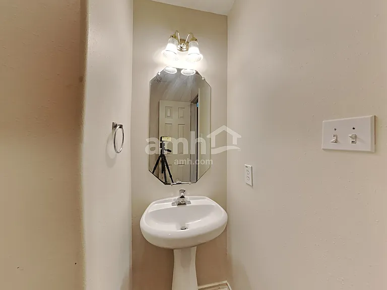 7015 Atasca Creek Dr — Photo 12