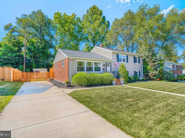 8 Ridgefield Rd, Lutherville Timonium, MD 21093