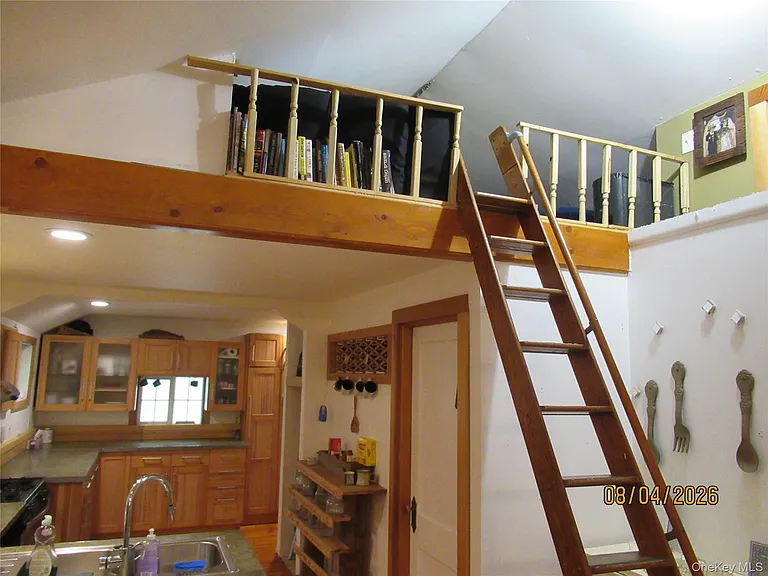 463 Mountain Rd — Photo 16