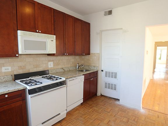 2nd image of 3724 N Sheffield Ave #N3