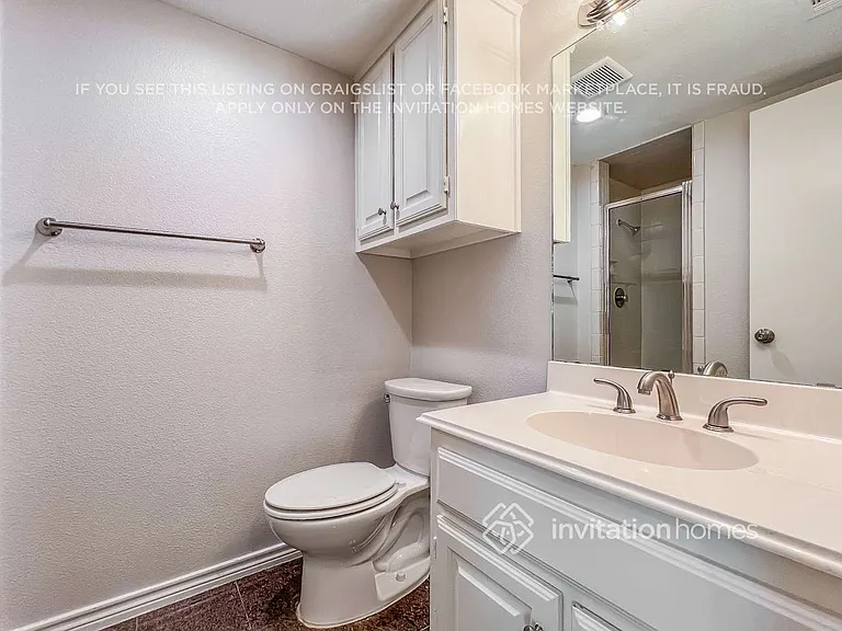 404 Columbia Dr — Photo 11