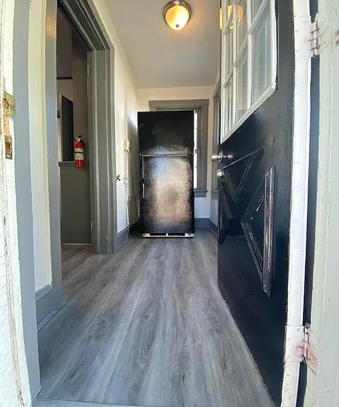 227 E High St — Photo 8