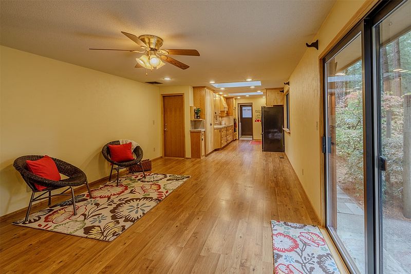 5th image of 11125 Charm Road SE