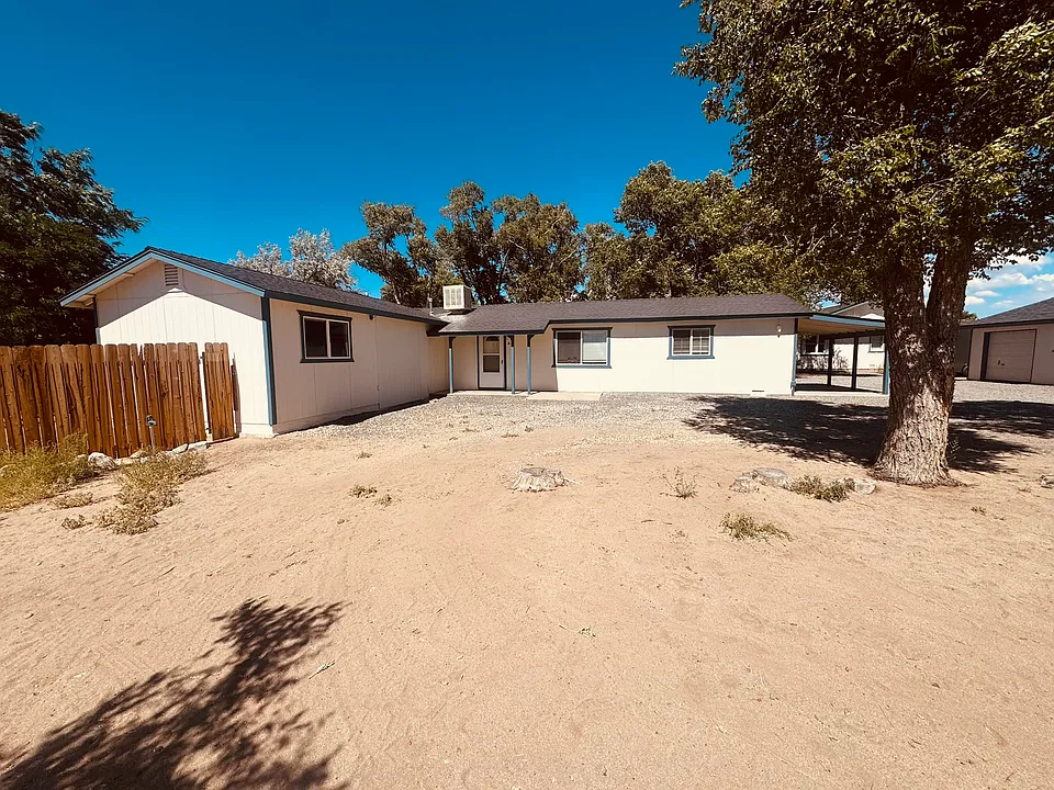 1304 Downs Dr