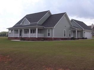 1113 W Lake Dr, Cairo, GA 39828