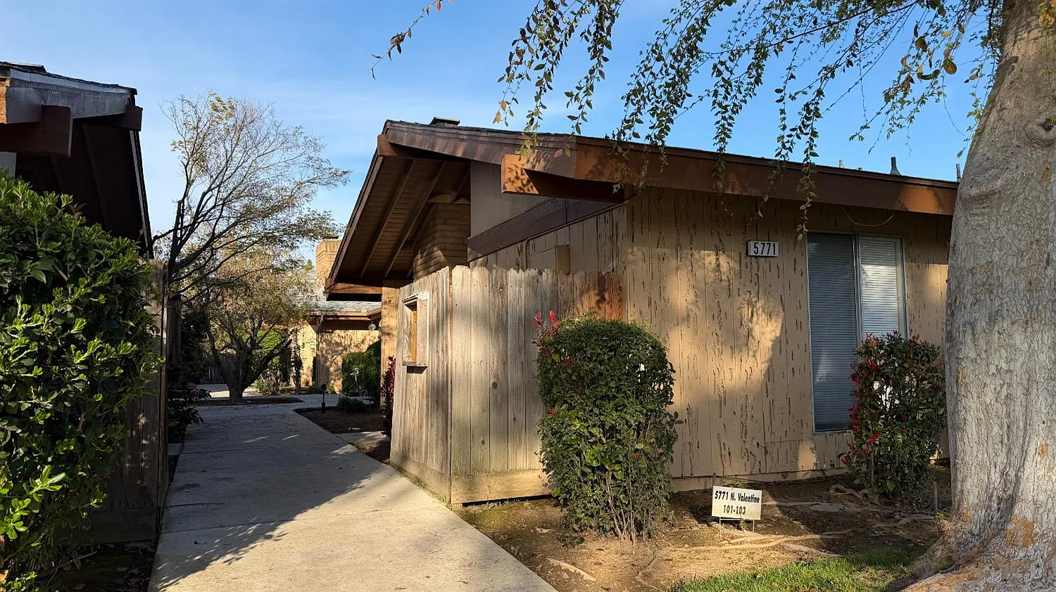 2 bed, 1300 sqft, $1,875 — Photo 1