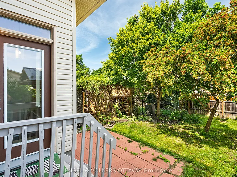 729 Nakina Way — Photo 42