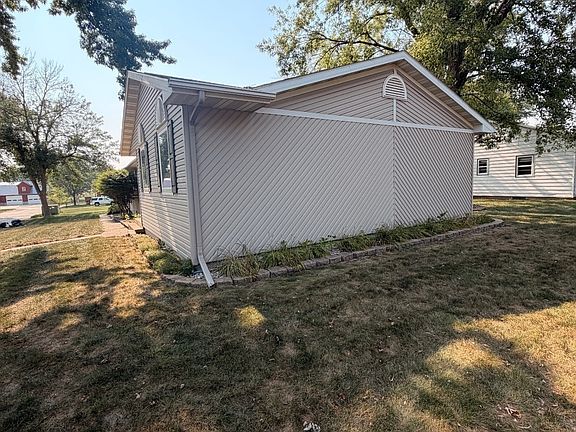 3rd image of 818 7th St