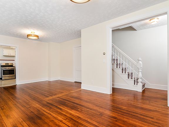 4th image of 46 Robertson Ave