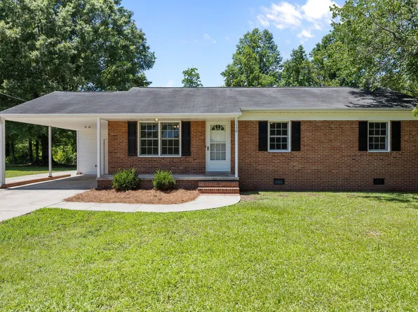 130 Church Circle Ln, Bunnlevel, NC 28323