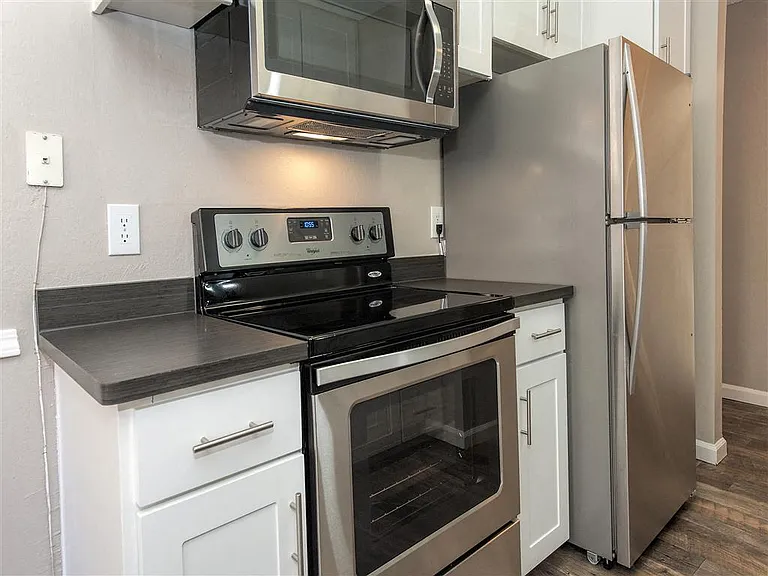 Shadow Oaks Apartment Homes — Photo 8