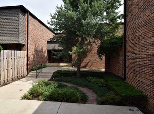 524 W Northwest Hwy UNIT A, Palatine, IL 60067