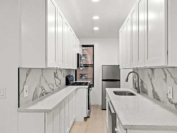 3rd image of 201 E 35th St APT 8A