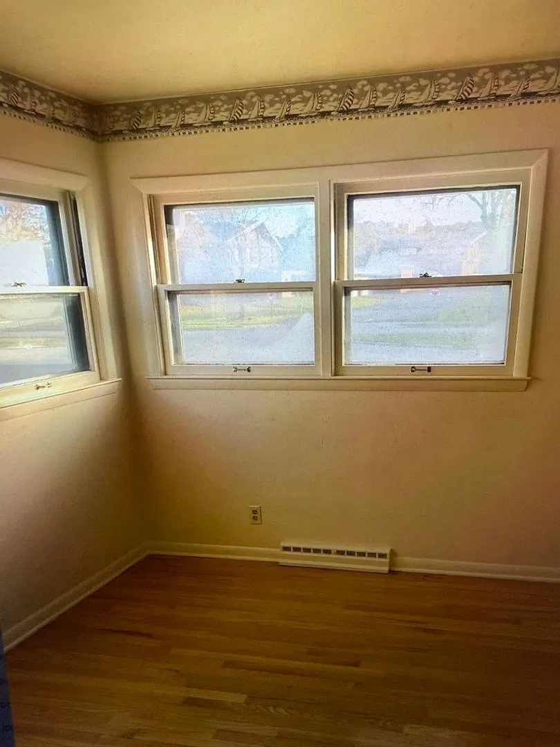 Awesome Location! 3-Bedroom, 1.5 Bathroom w/ Rec Room Single Family House - Ready by 11/15! — Photo 3