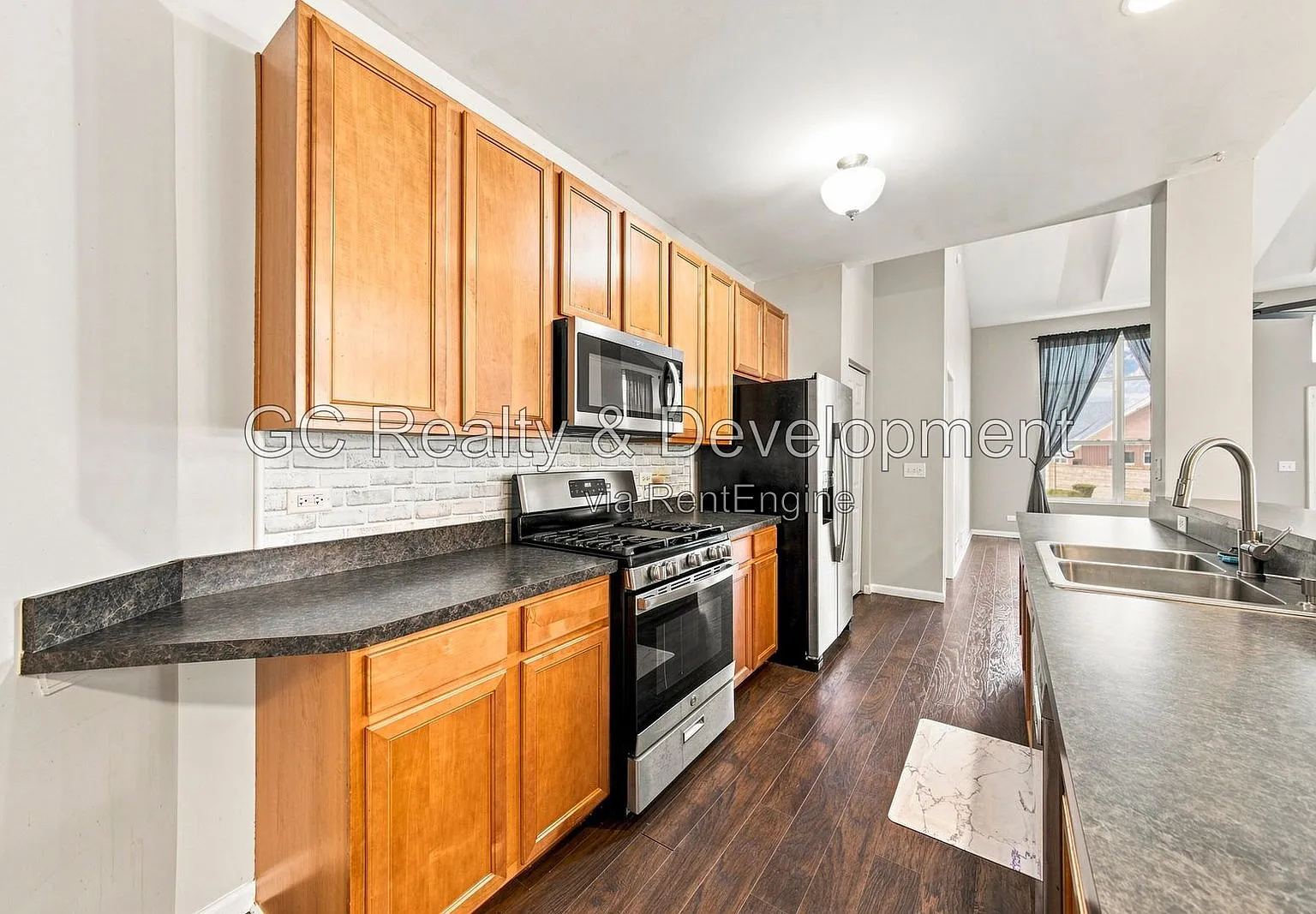 3 bed, 2.5 bath, 2247 sqft, $2,850 — Photo 4