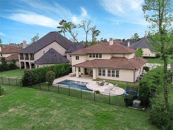 2nd image of 75 Gildwood Pl