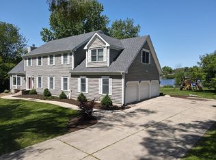 21017 N Crestview Dr, Barrington, IL 60010