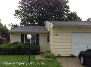 2119 Ivy Ct, Champaign, IL 61821