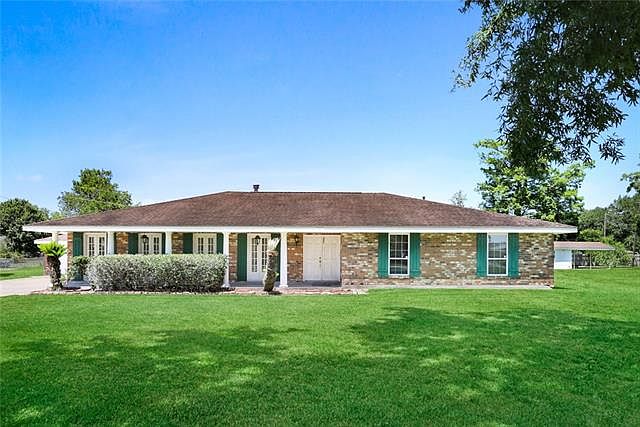 1st image of 112 Royal Crescent Dr