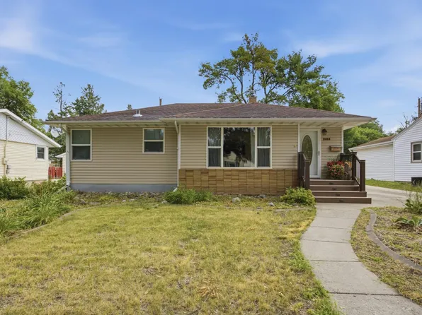 2013 7th St N, Fargo, ND 58102