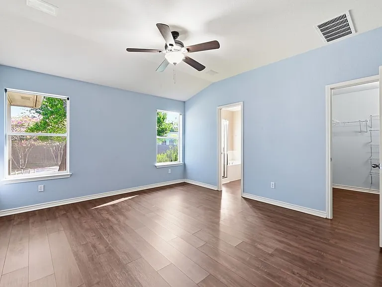920 Coronation Way — Photo 9