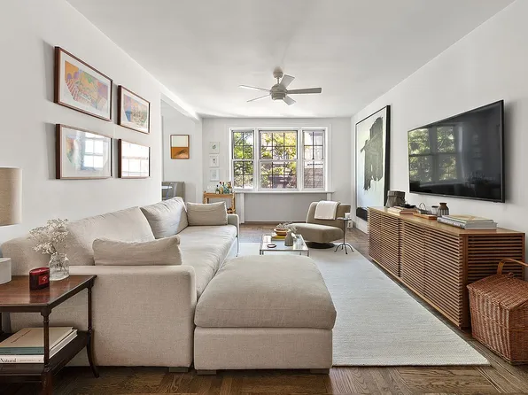 25 Minetta Ln APT 5C, New York, NY 10012