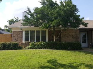 115 Stony Creek Dr, Euless, TX 76039