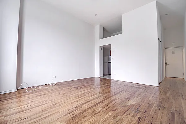 Rented by Urbane Brokerage | media 10