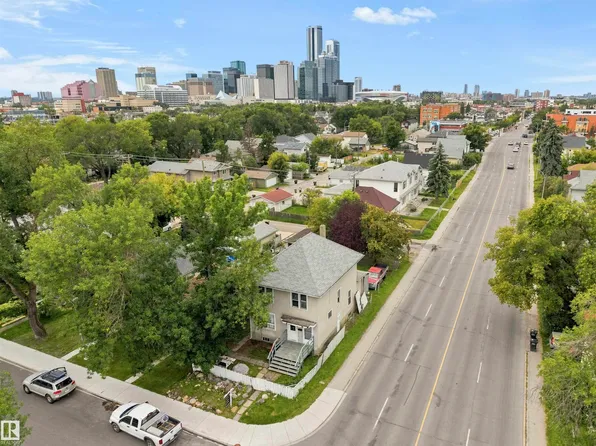 10734 93rd St NW, Edmonton, AB T5H 1Y3
