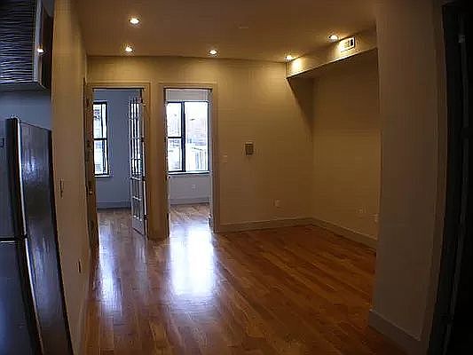 4th image of 192 Throop Ave APT 2
