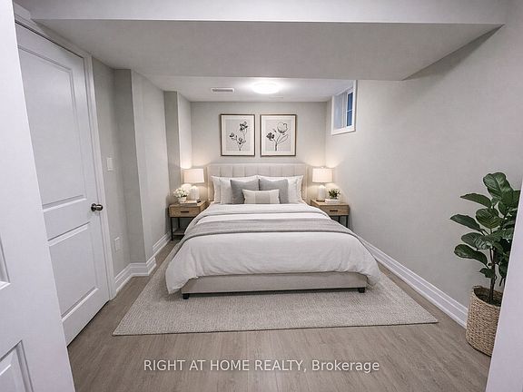 3rd image of 3551 Autumnleaf Cres
