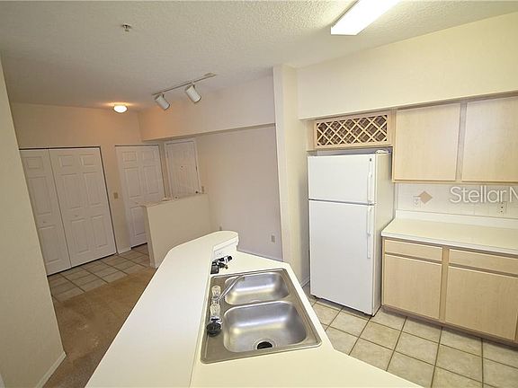 4th image of 826 Camargo Way Unit 303