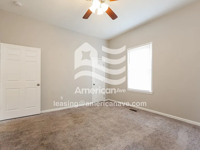 1471979_009_wm_-_main_bedroom_13334096.jpg