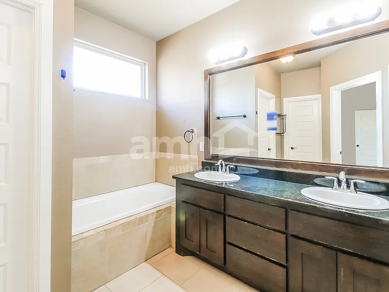 11728 SW 22nd Ter — Photo 10