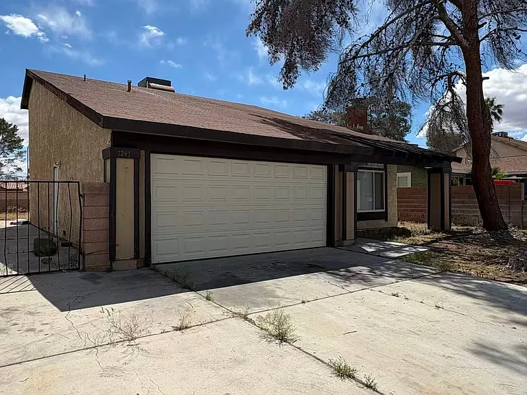7247 Enterprise Dr — Photo 2