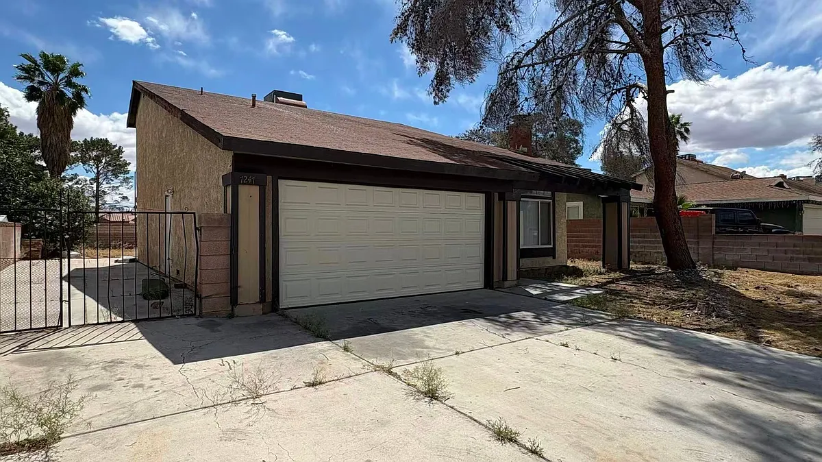 Building Photo - 7247 Enterprise Dr