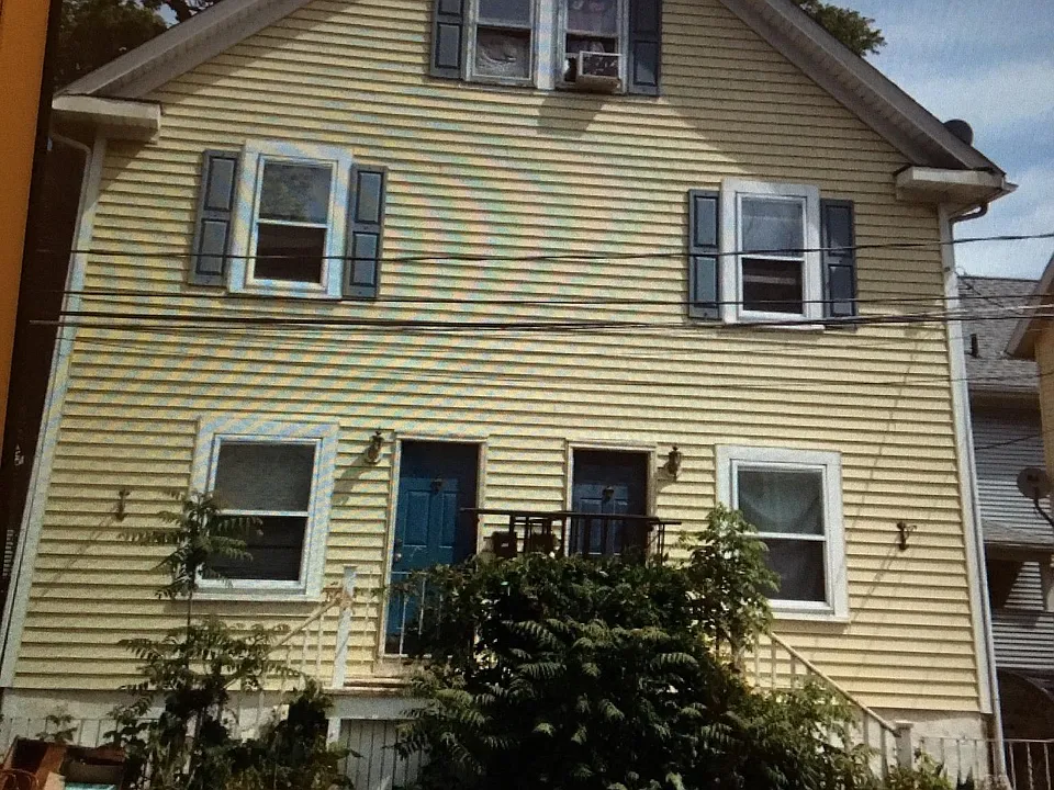 587 Colfax Pl