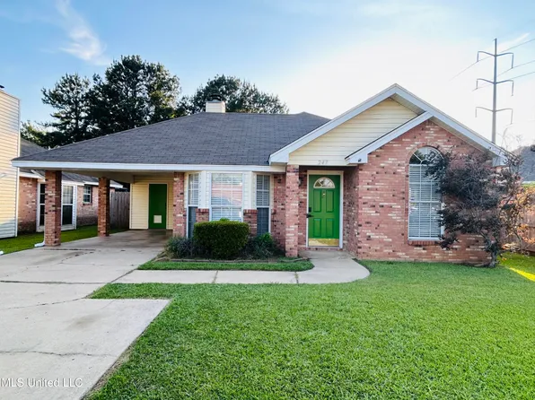 247 Village Cv, Pearl, MS 39208