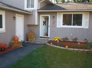 136 Linhart St, Novi, MI 48377