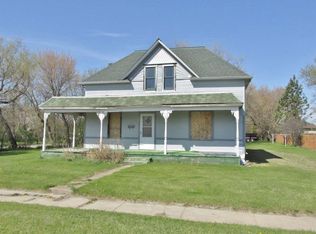 203 3rd Ave NW, Rugby, ND 58368