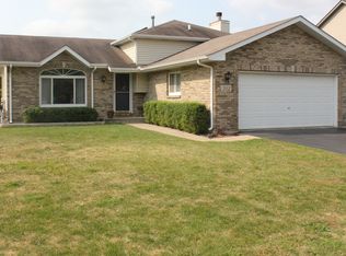 302 Badger Ct, Oswego, IL 60543